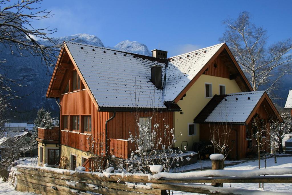 Haus Hepi B&B Obertraun Exterior foto